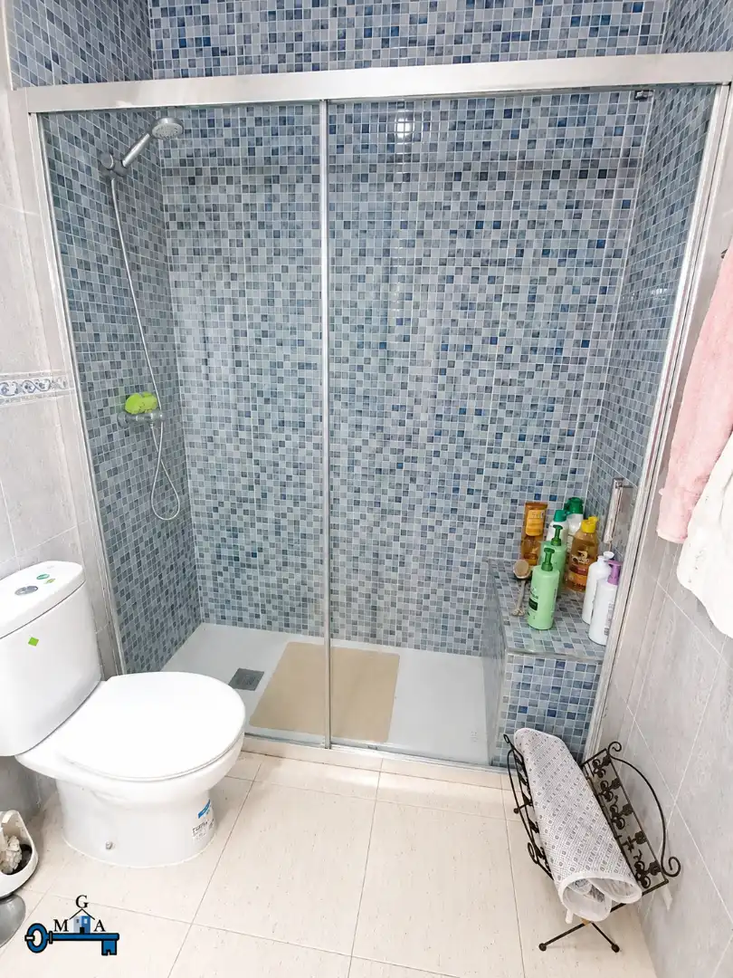 Badezimmer von Haus oder Chalet zum Verkauf in El Viso de San Juan mit Privatgarten, Terrasse und Abstellraum