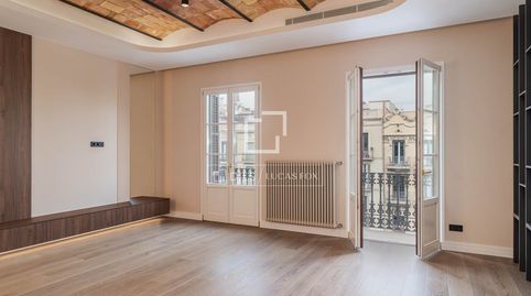Piso en excelentes condiciones de 4 dormitorios en venta en Eixample Derecho, image 2