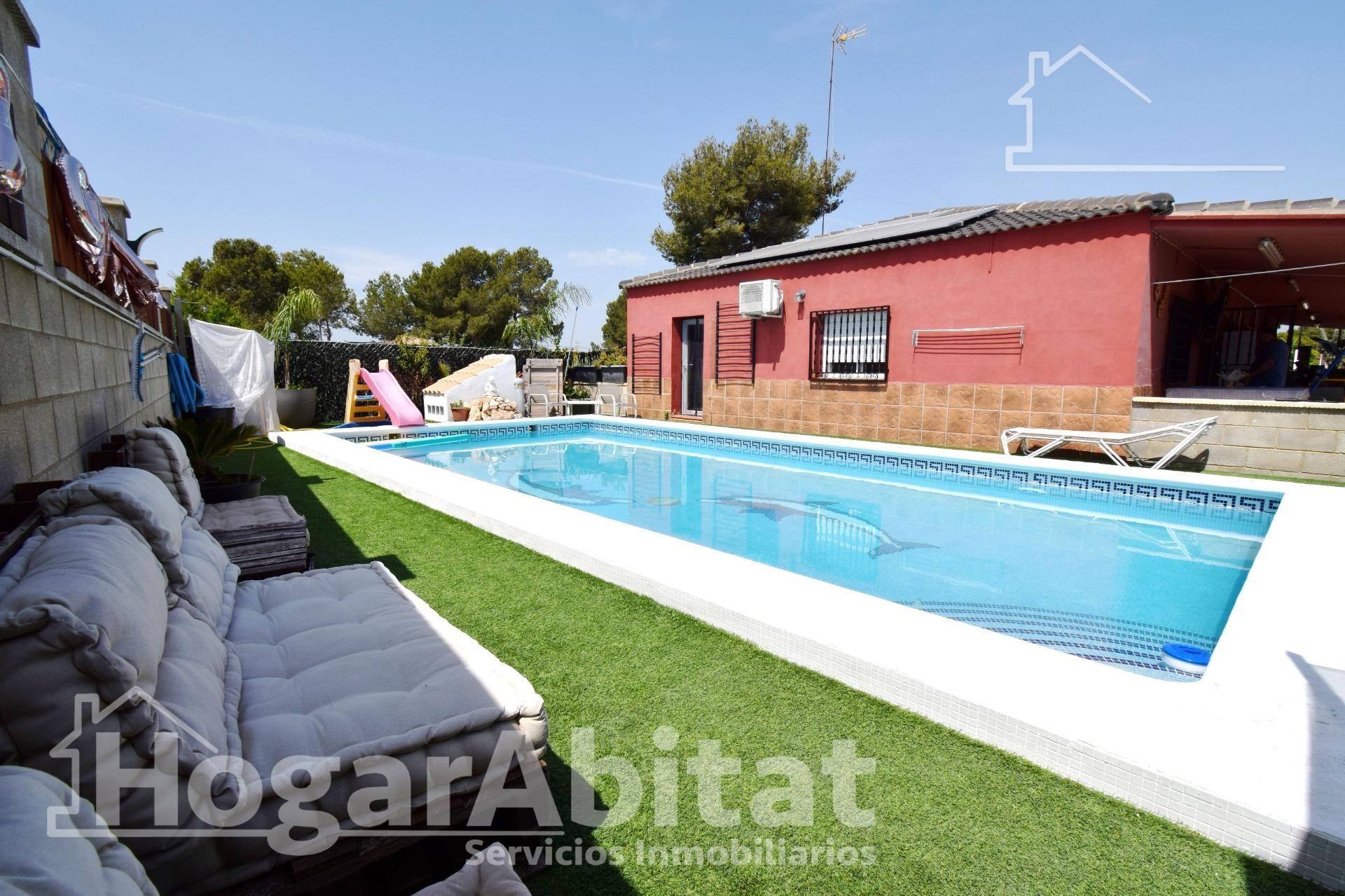 Piscina de Casa o xalet en venda en Montserrat amb Aire condicionat, Jardí privat i Terrassa