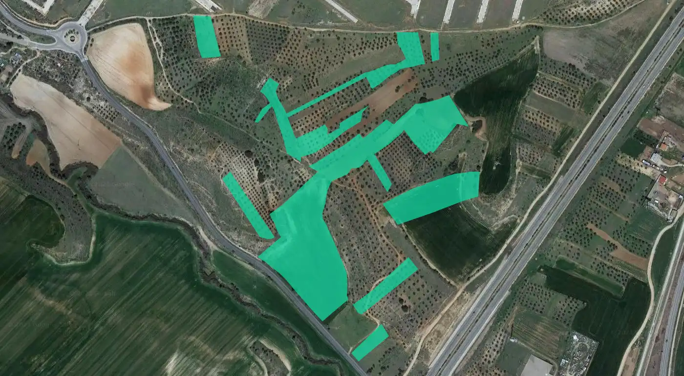 Terrain rustique à vendre à Sector IV- Pom de Quer -