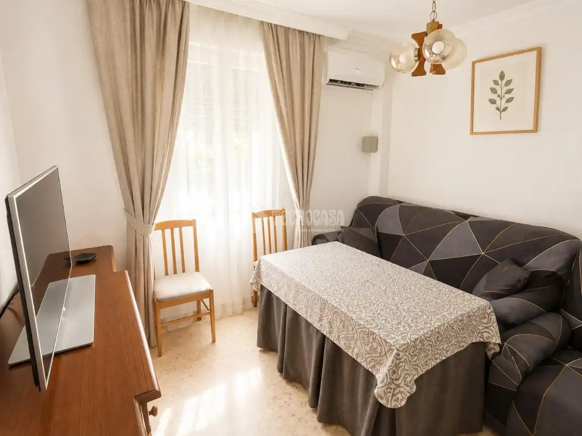 Habitación de Casa adosada en venta en Sevilla con Aire acondicionado, Terraza y Balcón