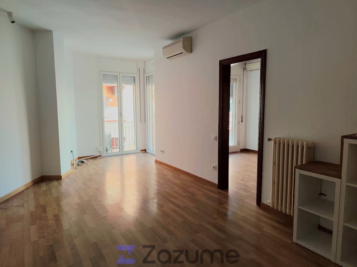 Sala de estar de Piso de alquiler en  Barcelona Capital con Aire acondicionado, Calefacción y Parquet