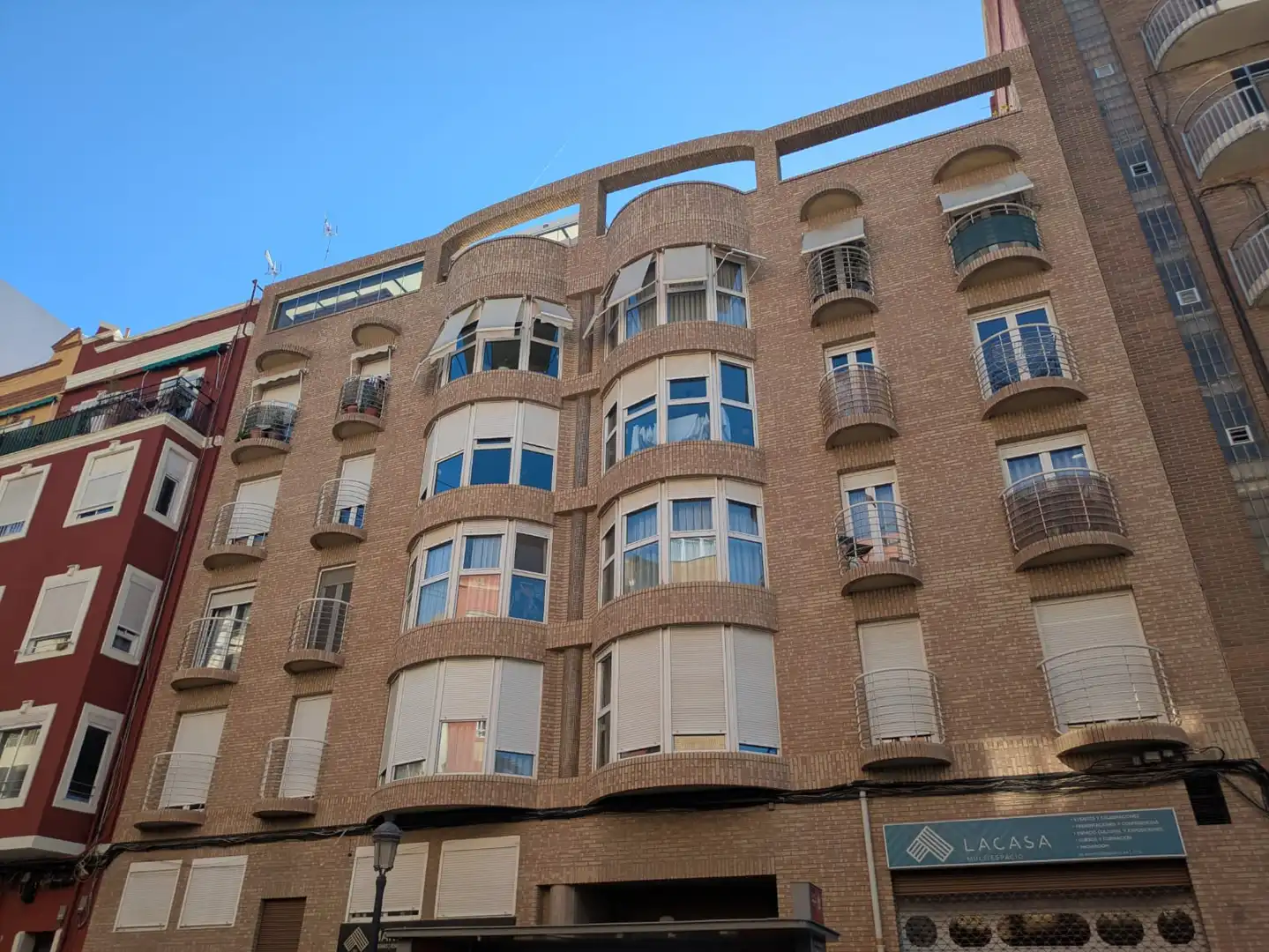 Exterior view of Flat for sale in Valencia  with Air Conditioner, Furnished and Oven