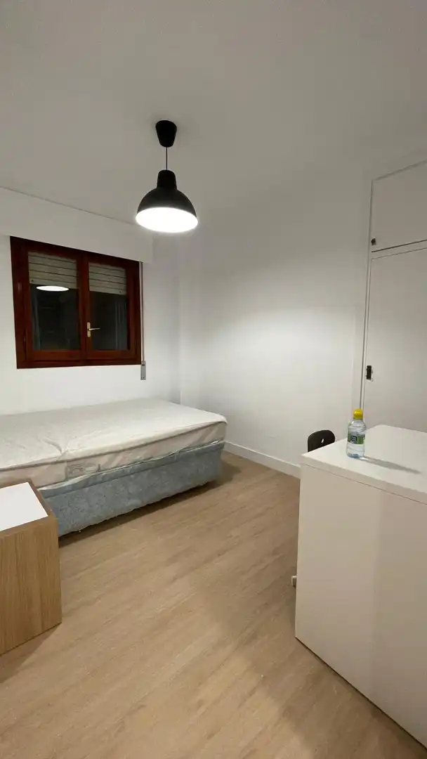 Habitación de Piso de alquiler en Málaga con Aire acondicionado, Terraza y Amueblado
