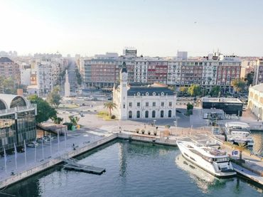 Mixto residencial con ascensor en venta en S'Arenal