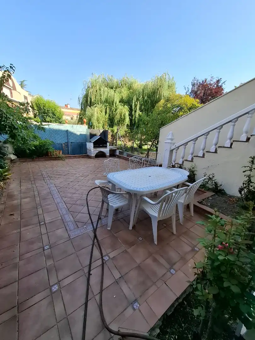 Terrassa de Casa adosada en venda en Villaviciosa de Odón amb Aire condicionat, Calefacció i Jardí privat