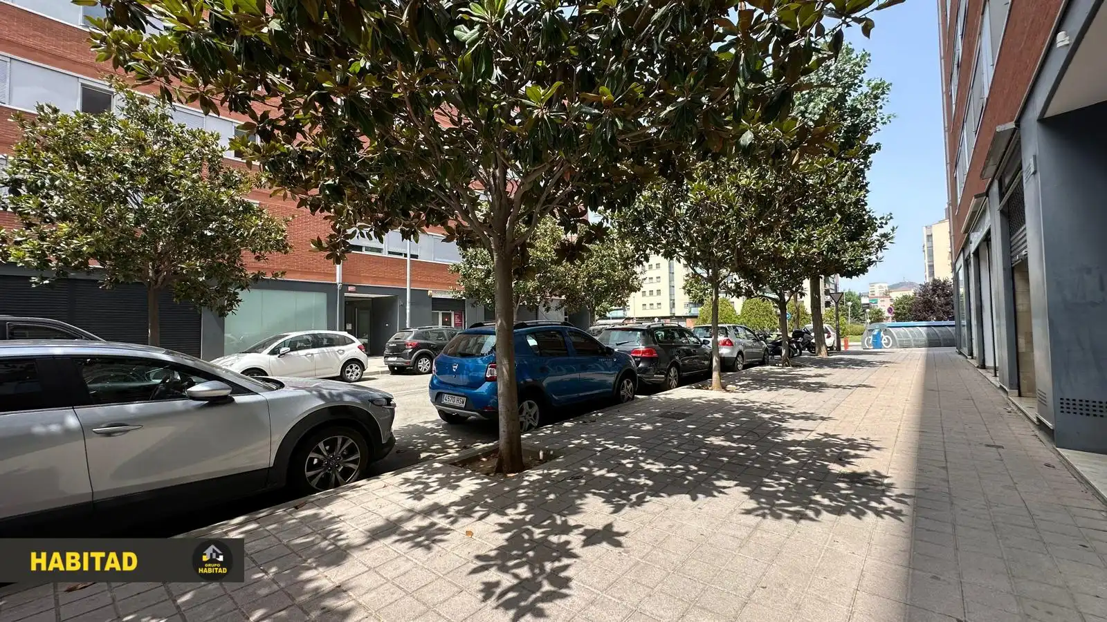 Aparcament de Local en venda en Sant Joan Despí amb Aire condicionat, Calefacció i Parquet
