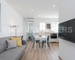 Sala d'estar de Àtic de lloguer en  Barcelona Capital amb Aire condicionat, Calefacció i Parquet