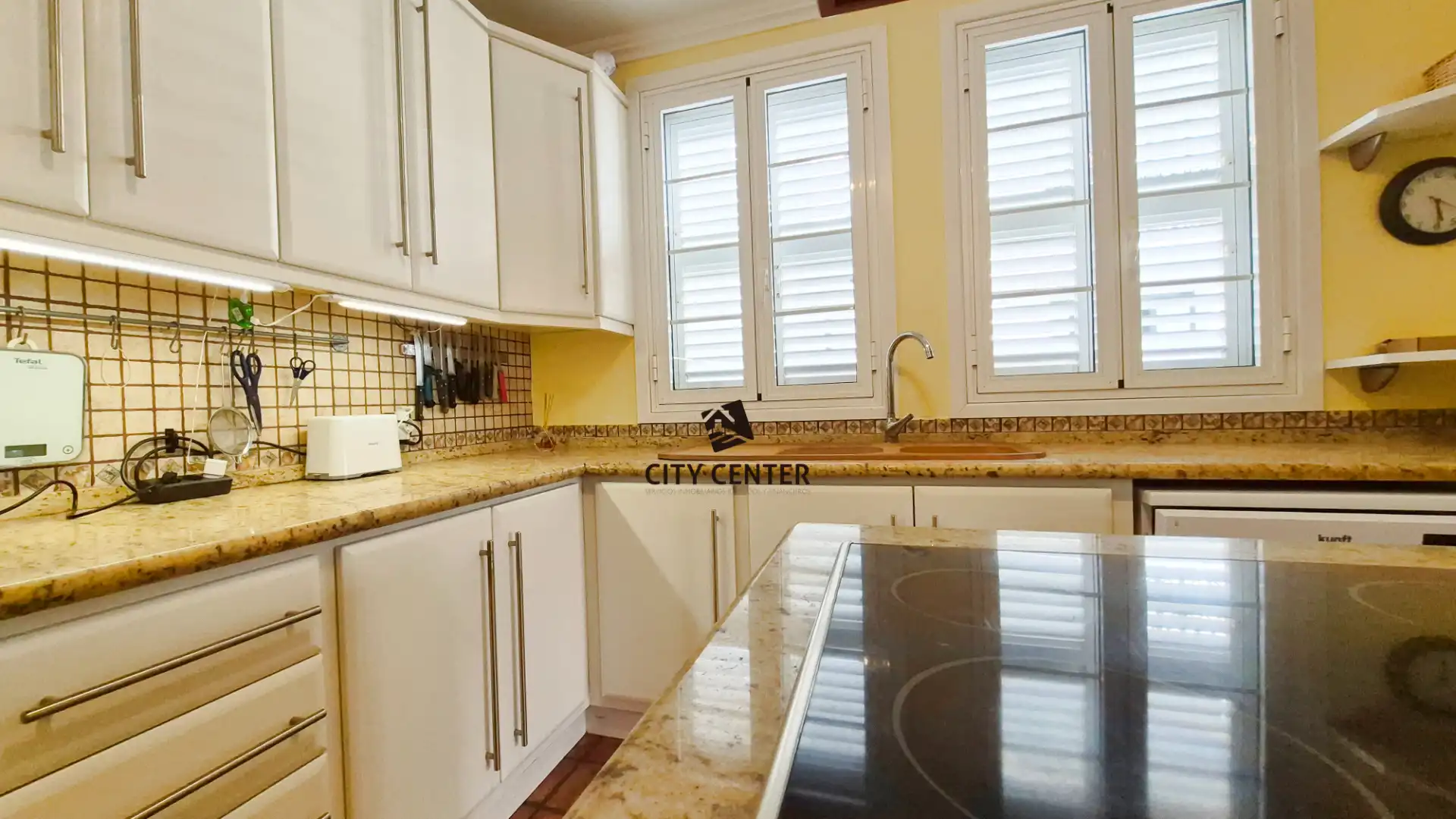 Kitchen of Houses for sale in Arico  with Terrace, Furnished and Oven