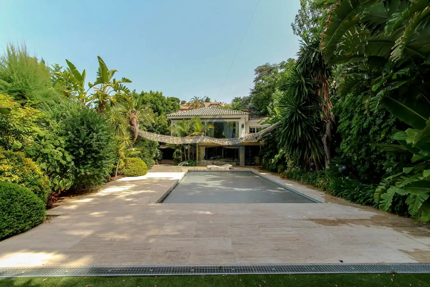 Casa con piscina en venta en De Les Monges, imagen 2