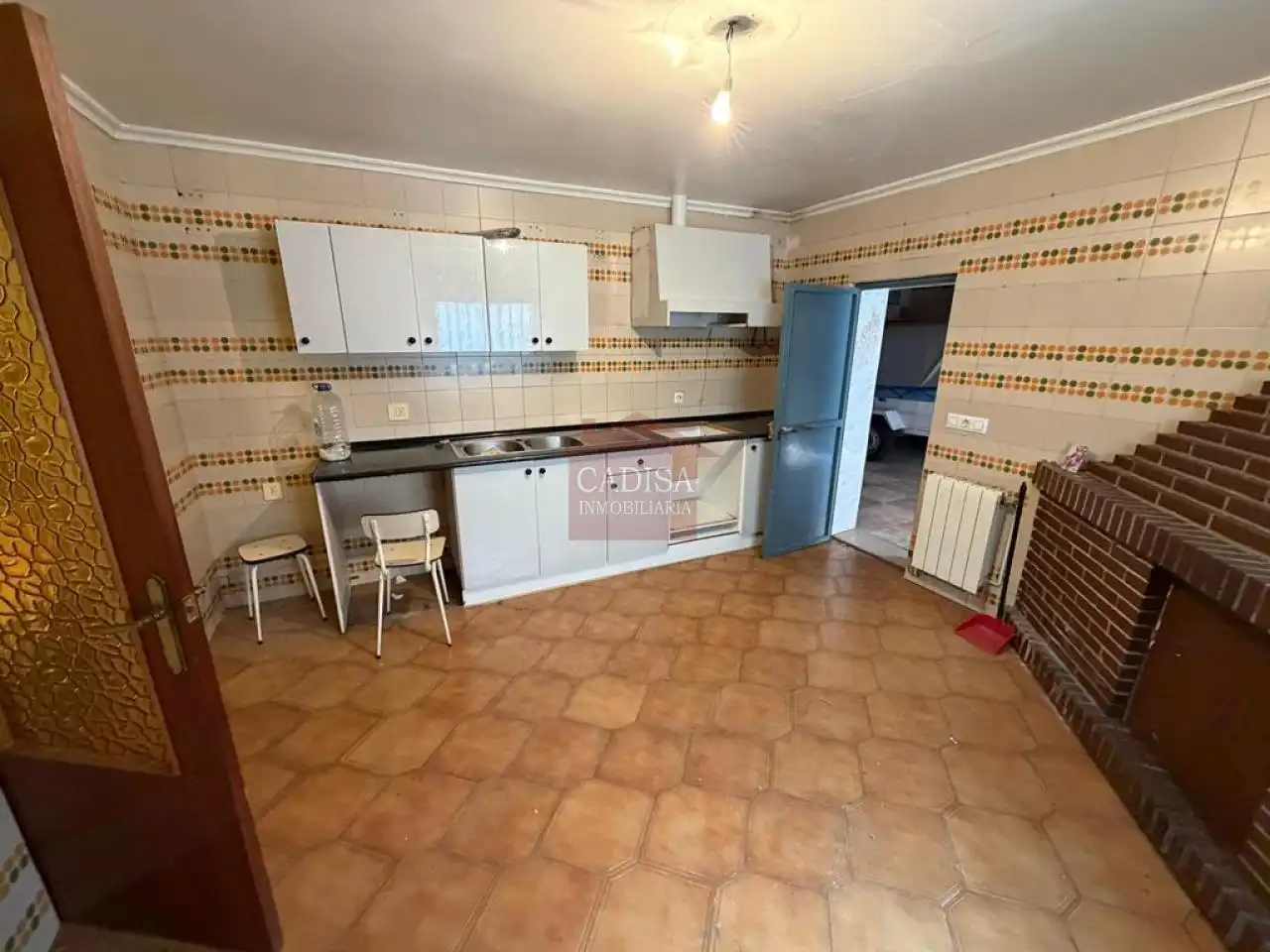 Cuina de Casa o xalet en venda en Carbajosa de la Sagrada amb Calefacció, Jardí privat i Terrassa
