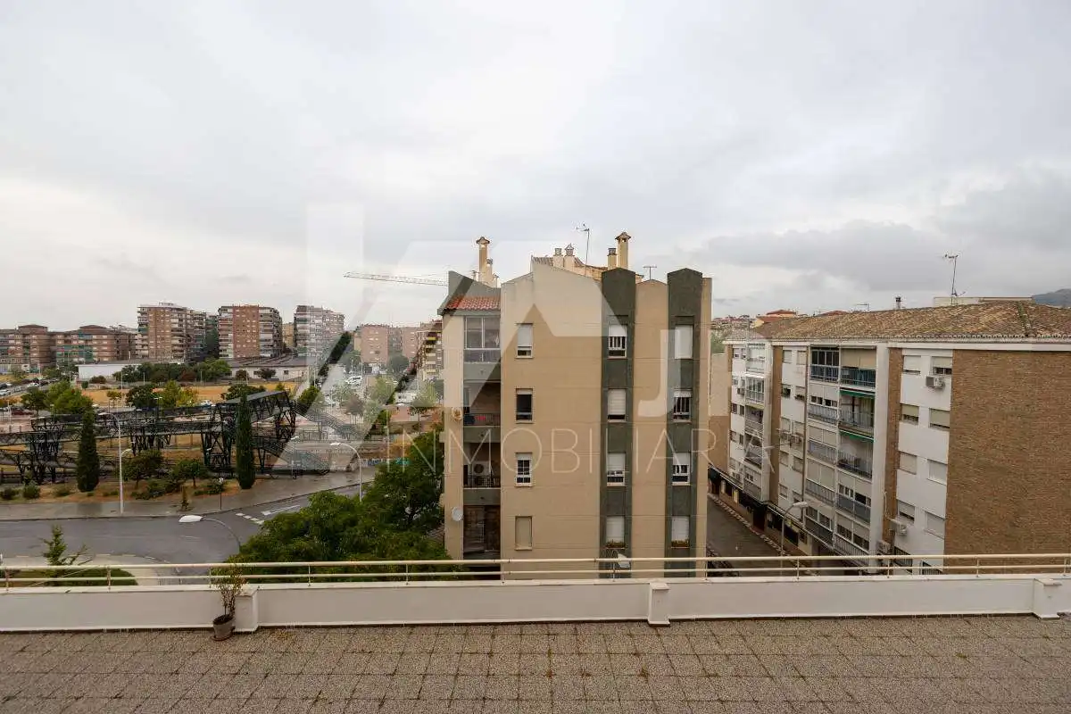 Piso con piscina en venta en Calle Cádiar 10, imagen 33