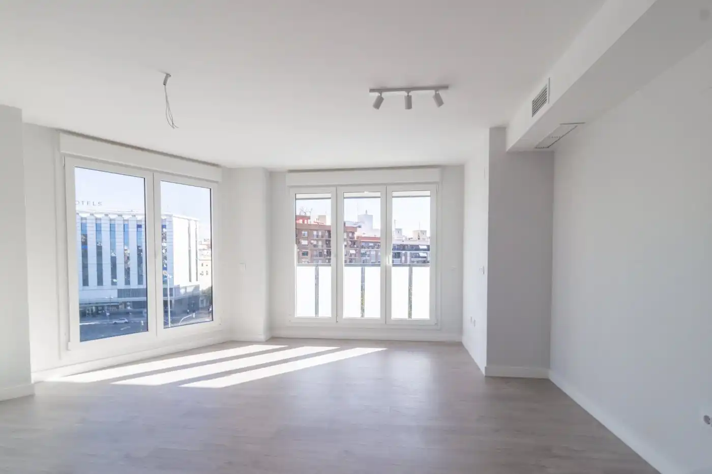 Sala d'estar de Pis de lloguer en  Valencia Capital amb Aire condicionat i Balcó