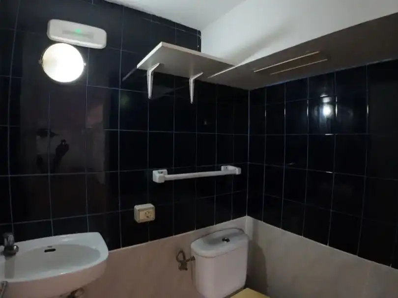 Badezimmer von Geschaftsraum zum Verkauf in Arona mit Klimaanlage, Internet und Alarm
