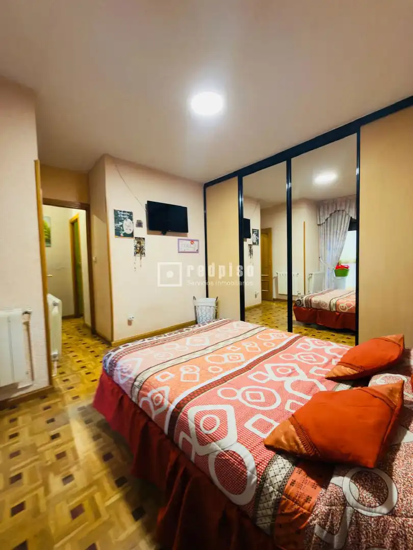 Habitación de Piso en venta en Madrid con Terraza