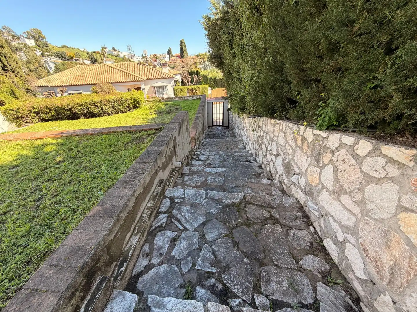 Detached house with pool for sale in Calle Jazmines de Compomijas, imagen 10