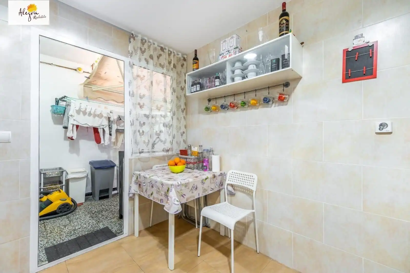 Cocina de Apartamento en venta en Alicante / Alacant con Calefacción y Amueblado