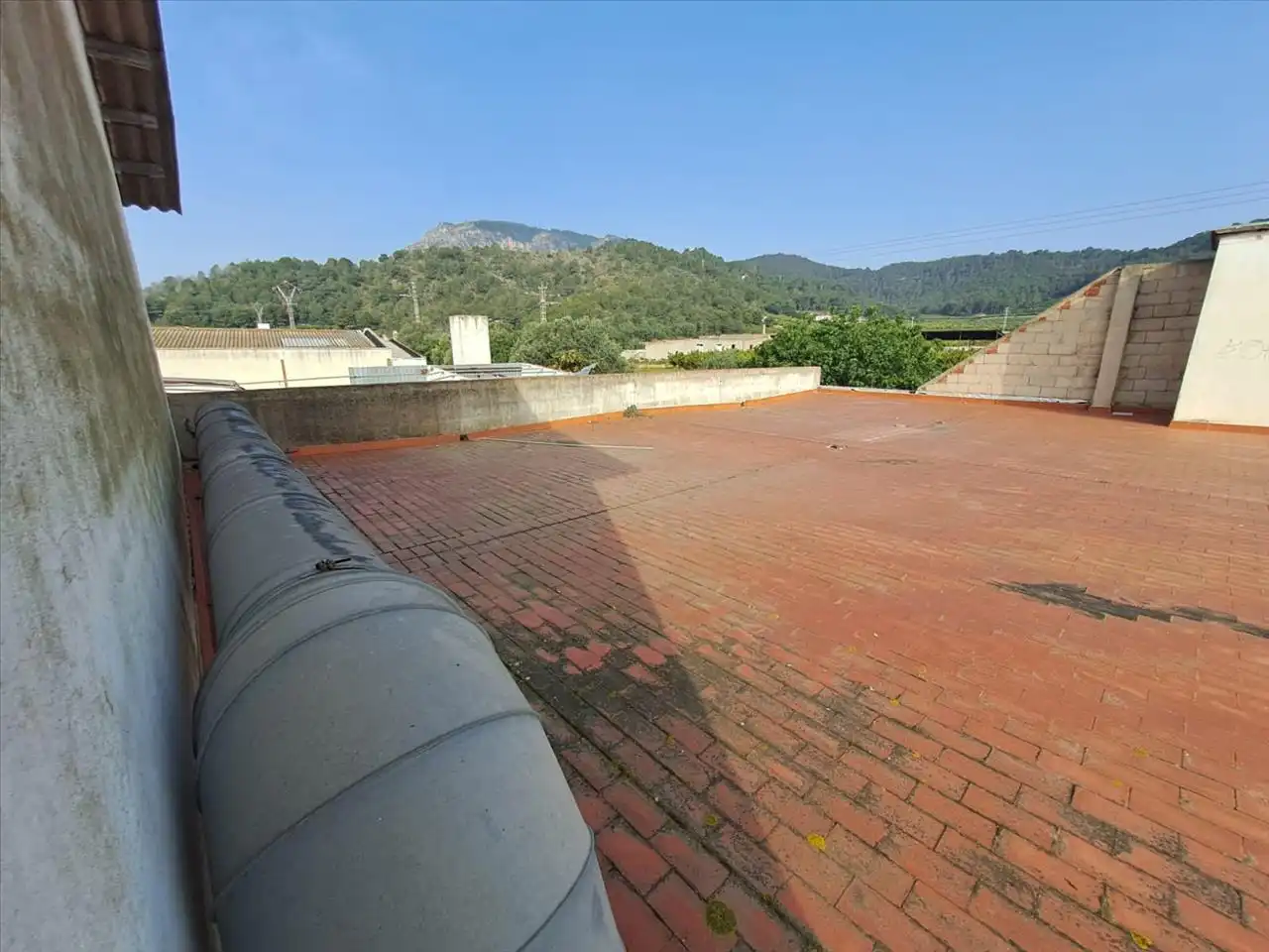 Terrassa de Nau industrial en venda en Tavernes de la Valldigna