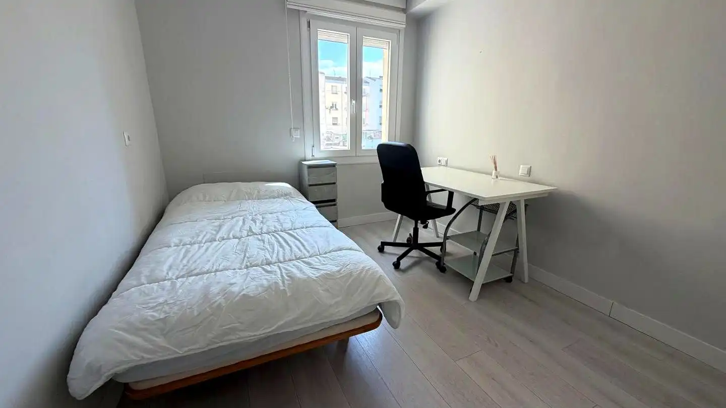 Habitación de Piso en venta en  Logroño con Calefacción y Amueblado