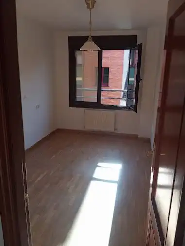 Dormitori de Pis en venda en Gijón  amb Calefacció