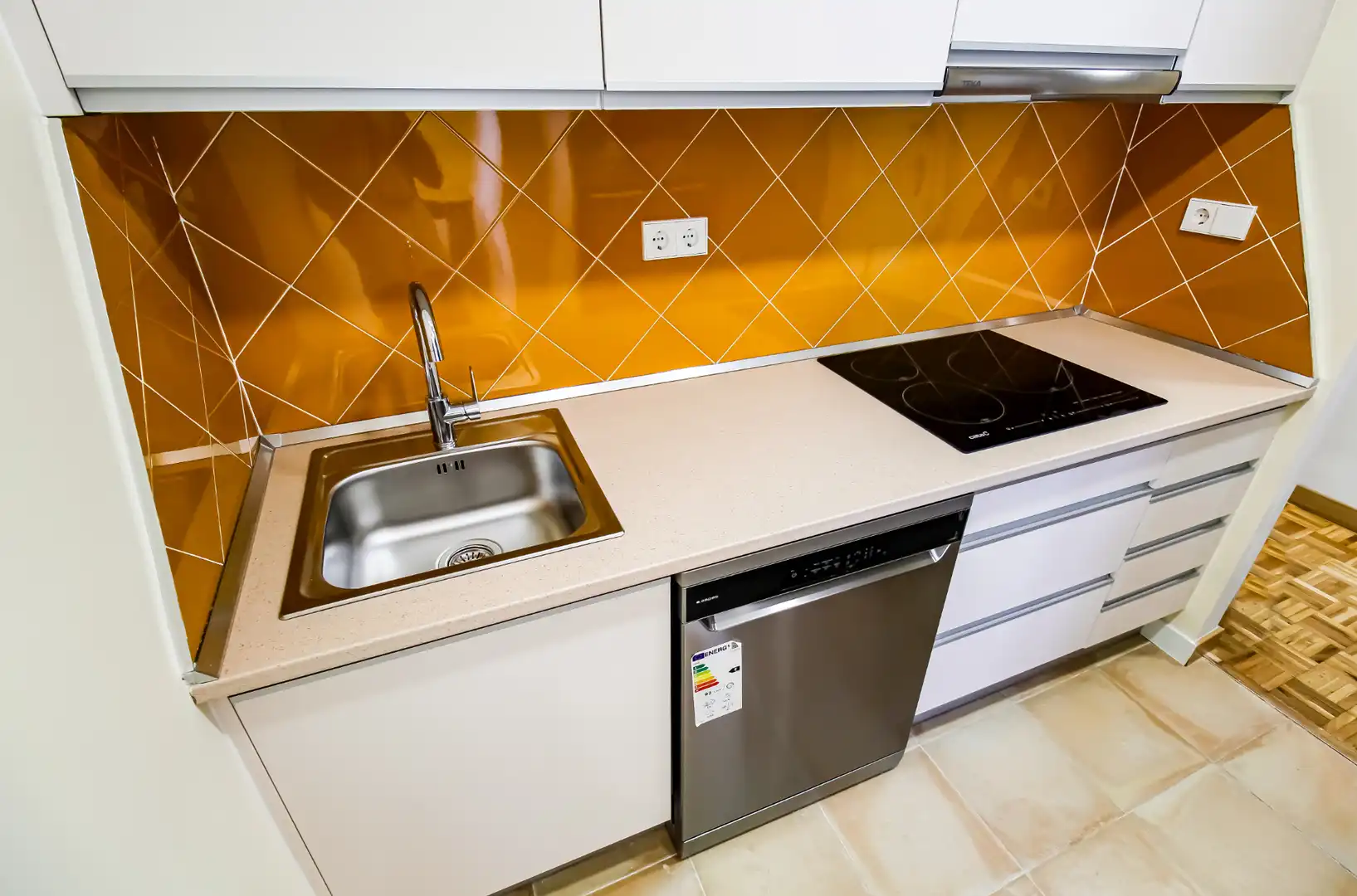 Kitchen of Flat for rent in Madrid  with Air Conditioner, Heating and Storage room