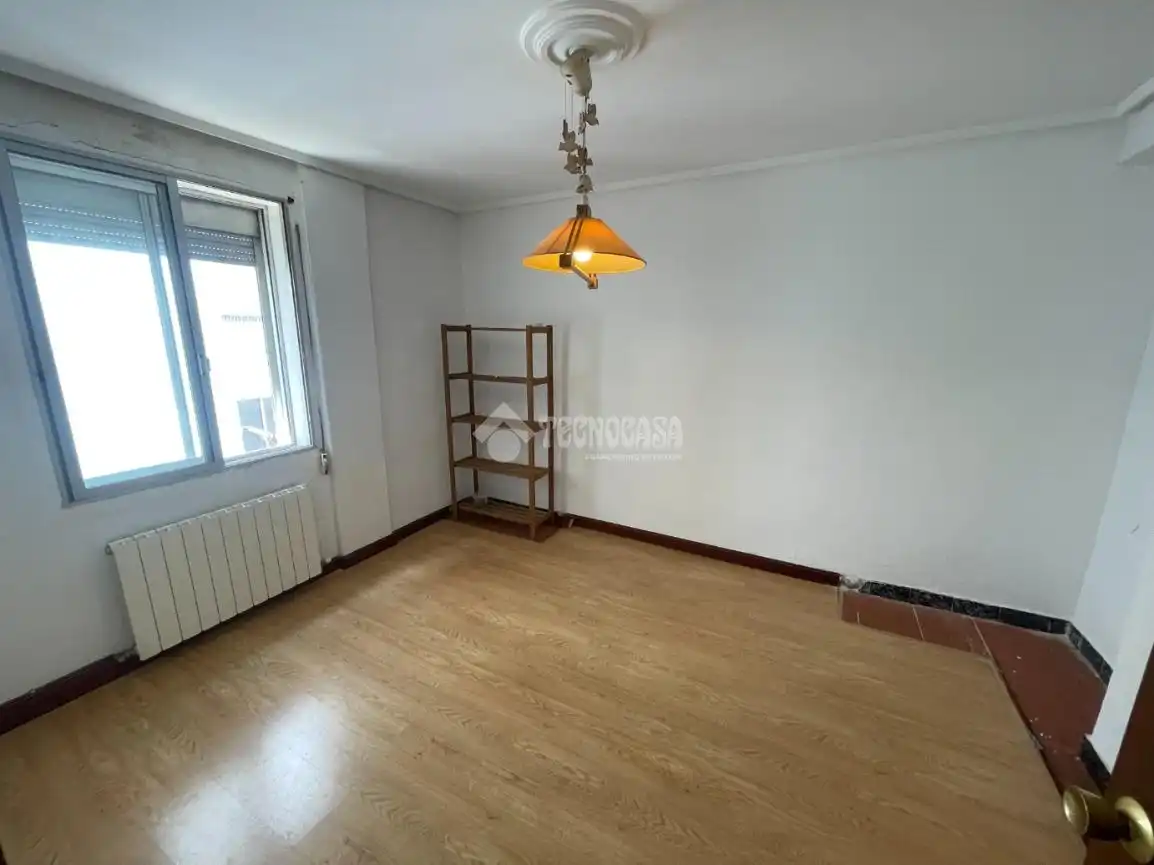 Sala de estar de Piso en venta en Zaragoza con Calefacción y Amueblado