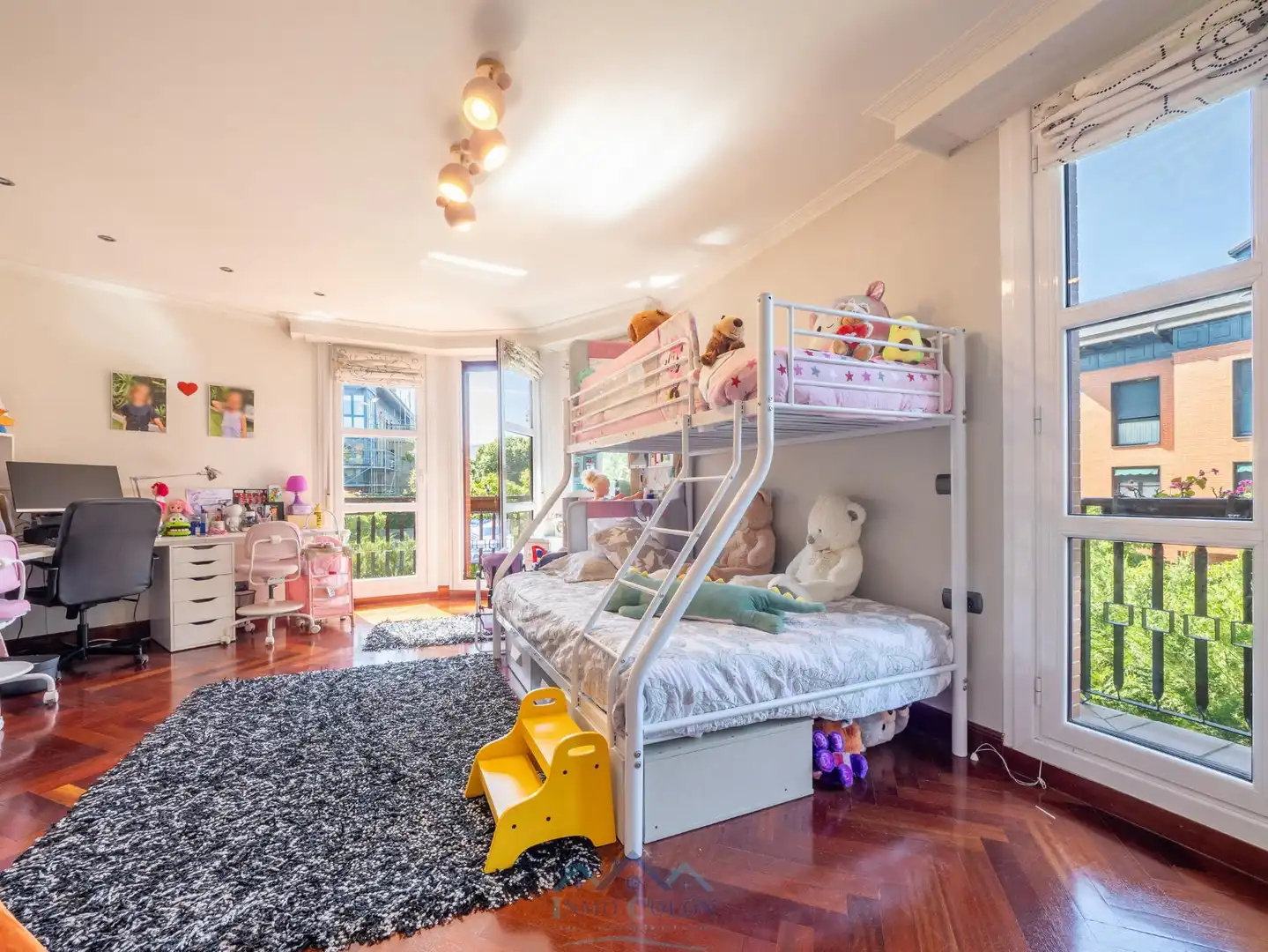 Habitación de Dúplex en venta en Irun  con Calefacción, Terraza y Balcón