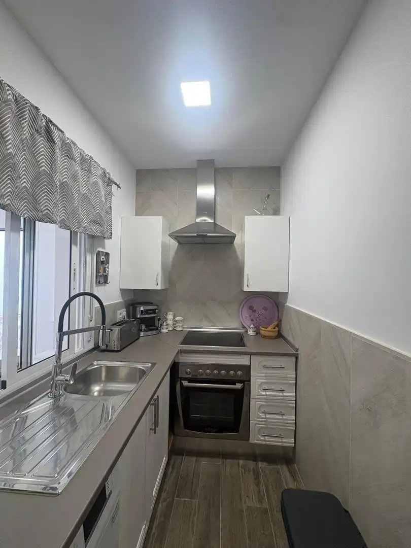 Cocina de Casa o chalet de alquiler en Chiclana de la Frontera con Aire acondicionado, Jardín privado y Piscina