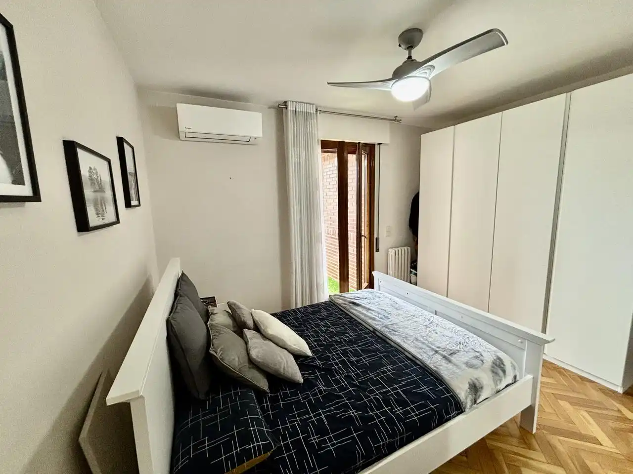 Bedroom of Flat for sale in  Zaragoza Capital  with Air Conditioner, Heating and Parquet flooring