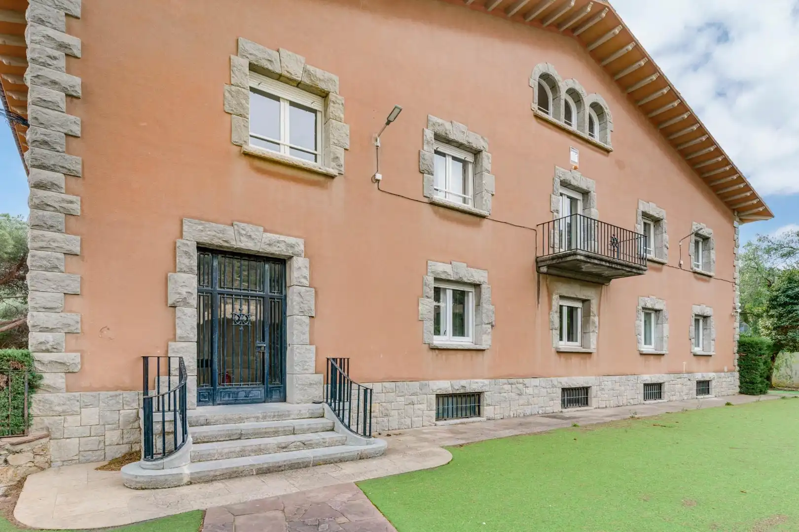 Vista exterior de Casa o xalet de lloguer en Barcelona