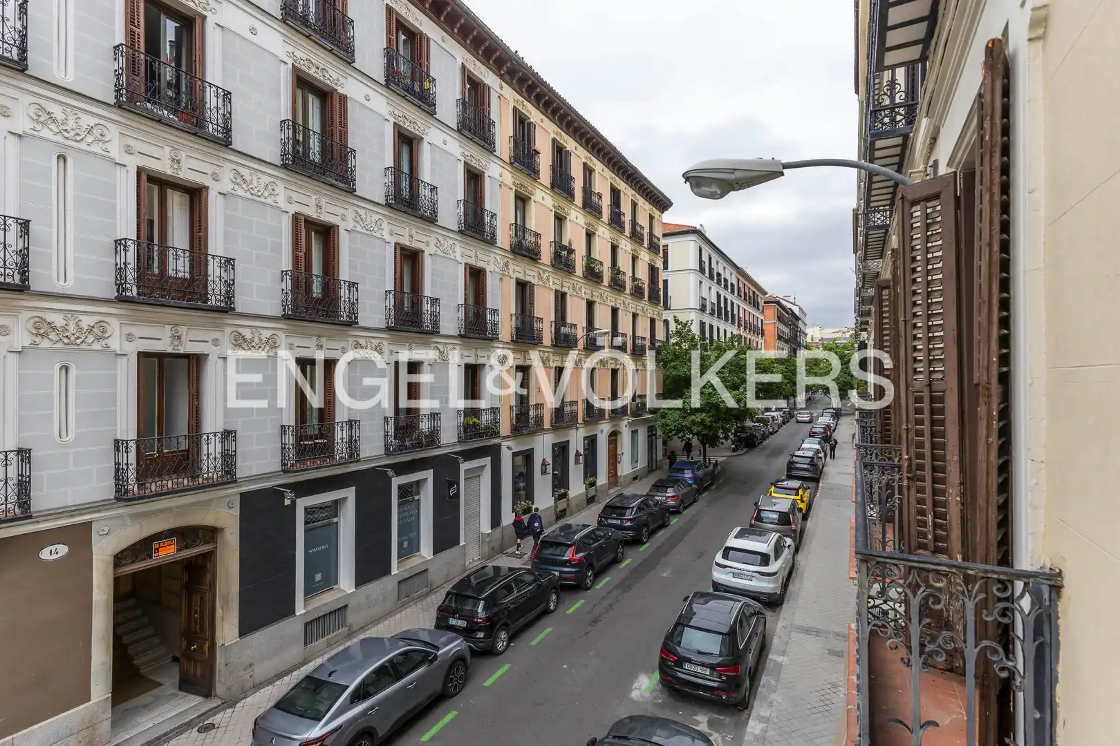 Vista exterior de Piso de alquiler en Madrid con Calefacción, Parquet y Balcón