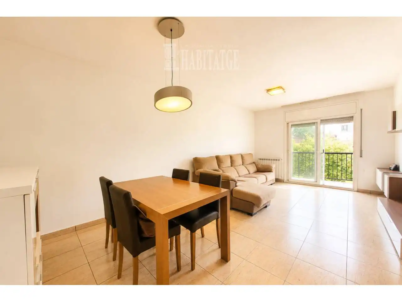 Vista exterior de Piso en venta en Manlleu con Calefacción, Terraza y Balcón