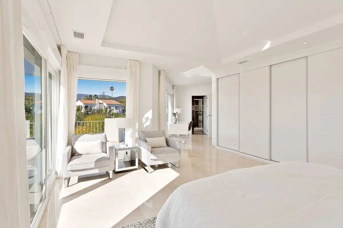 Dormitori de Casa o xalet en venda en Marbella amb Aire condicionat, Calefacció i Jardí privat