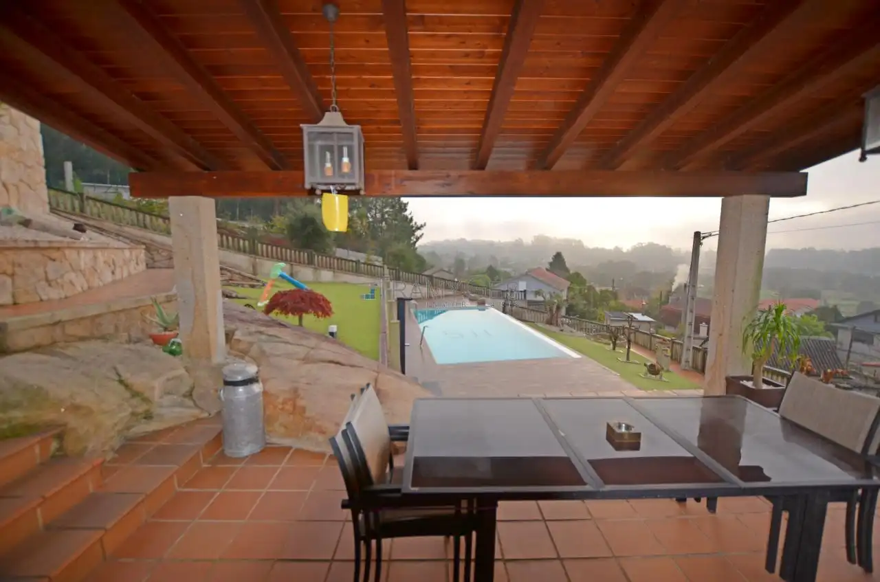 Terraza de Casa o chalet en venta en Tui con Calefacción, Jardín privado y Terraza