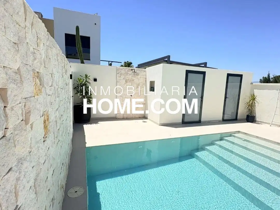 Casa pareada con terraza en venta en Pinos de Alhaurín - Periferia, imagen 3