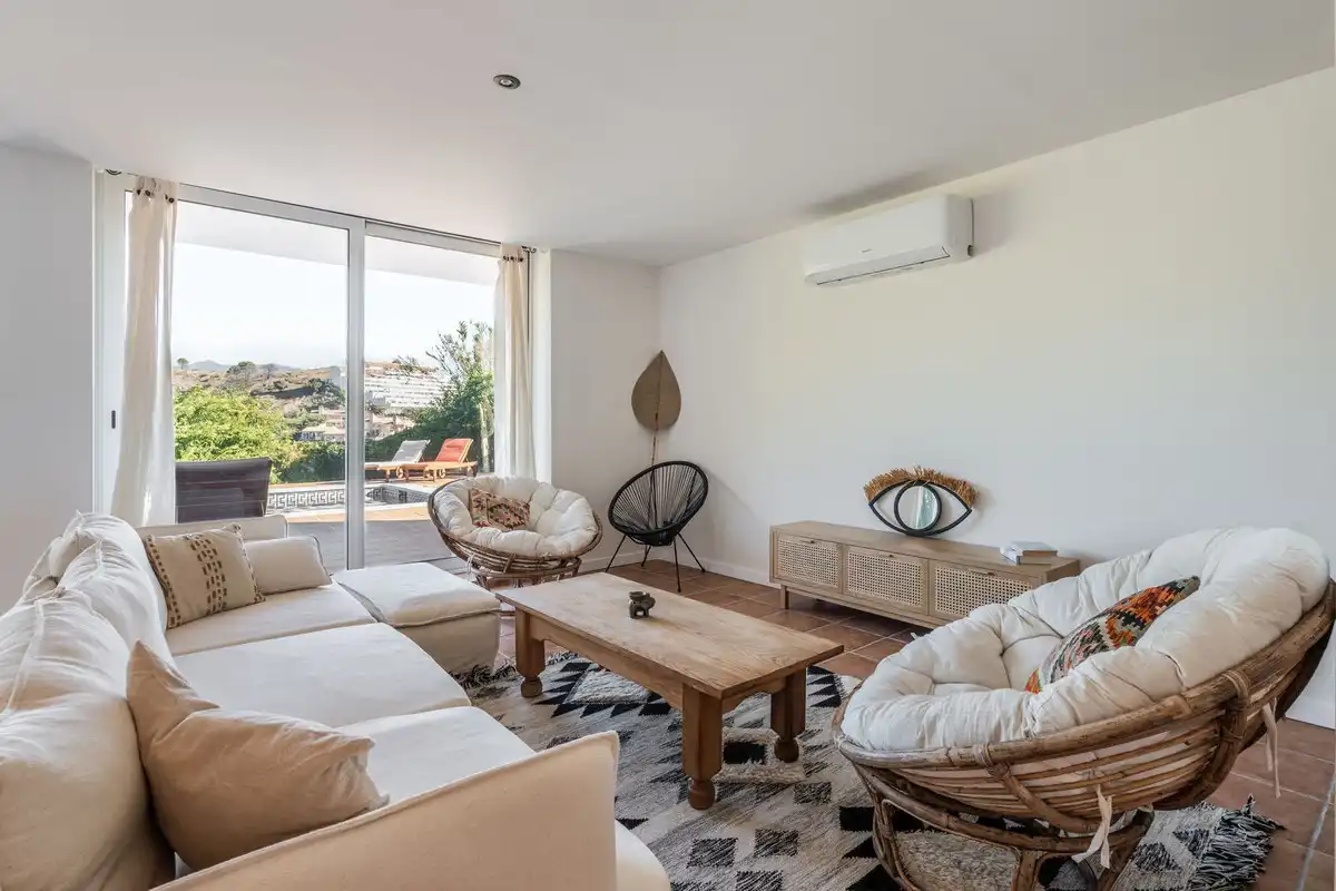 Living room of Houses for sale in Estepona  with Air Conditioner, Private garden and Terrace