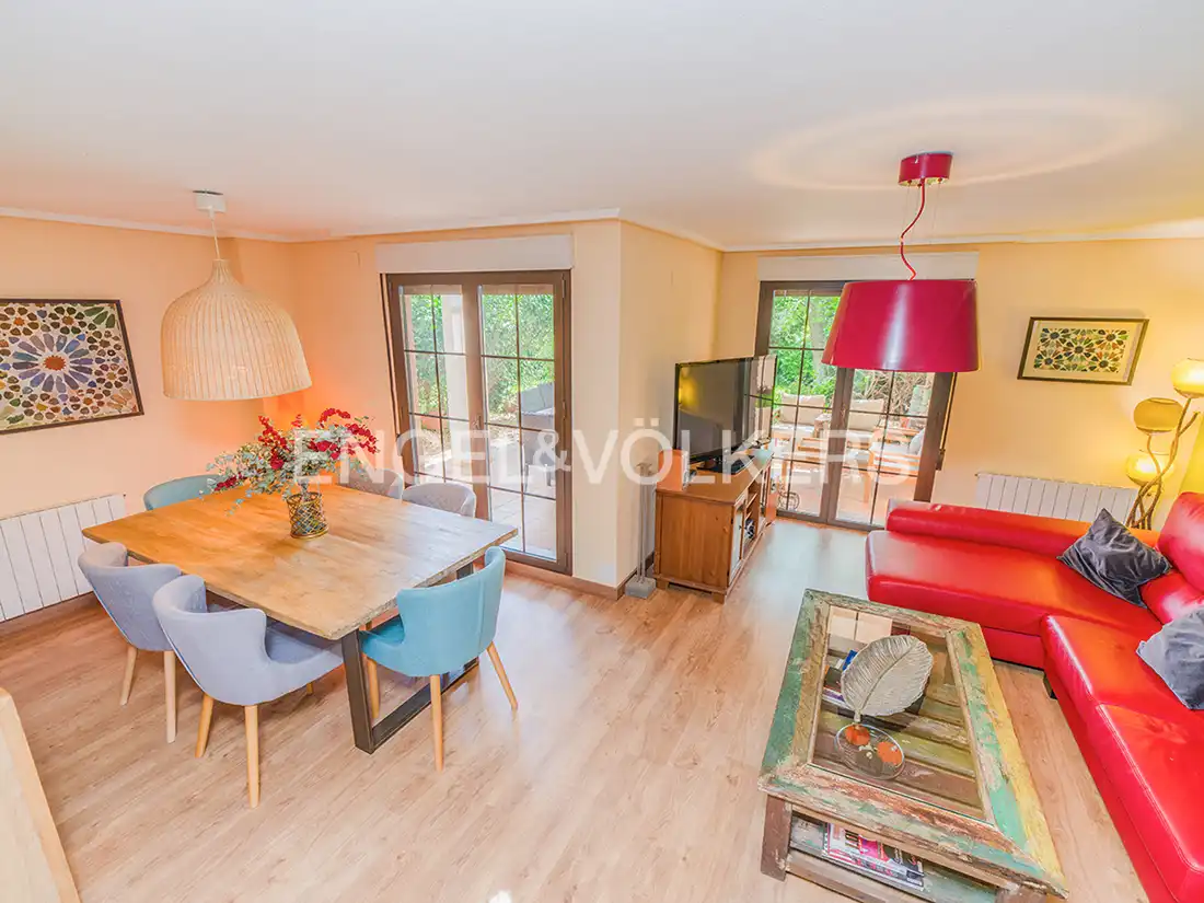 Sala de estar de Casa adosada en venta en Mutxamel con Aire acondicionado, Calefacción y Jardín privado