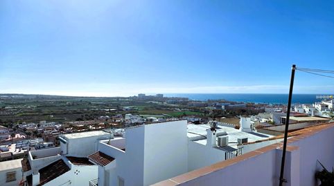 Encanto y vistas infinitas en el centro histórico de Salobreña