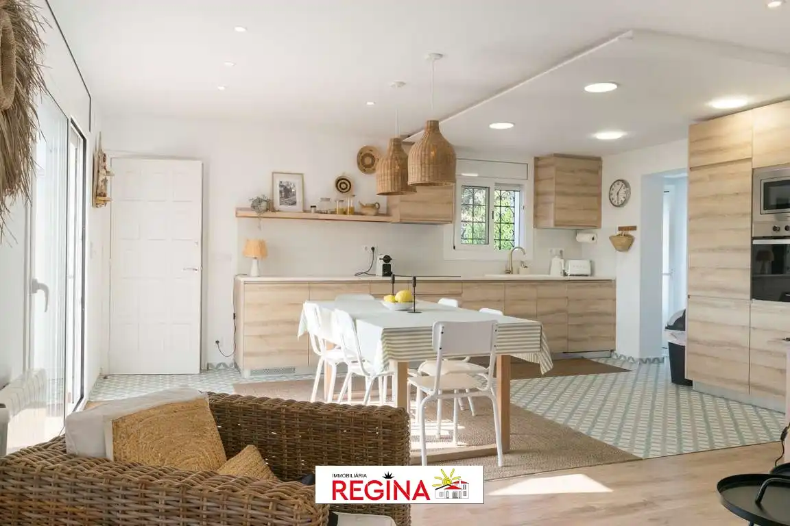 Chalet con piscina en venta en Carrer Pinedes, imagen 4