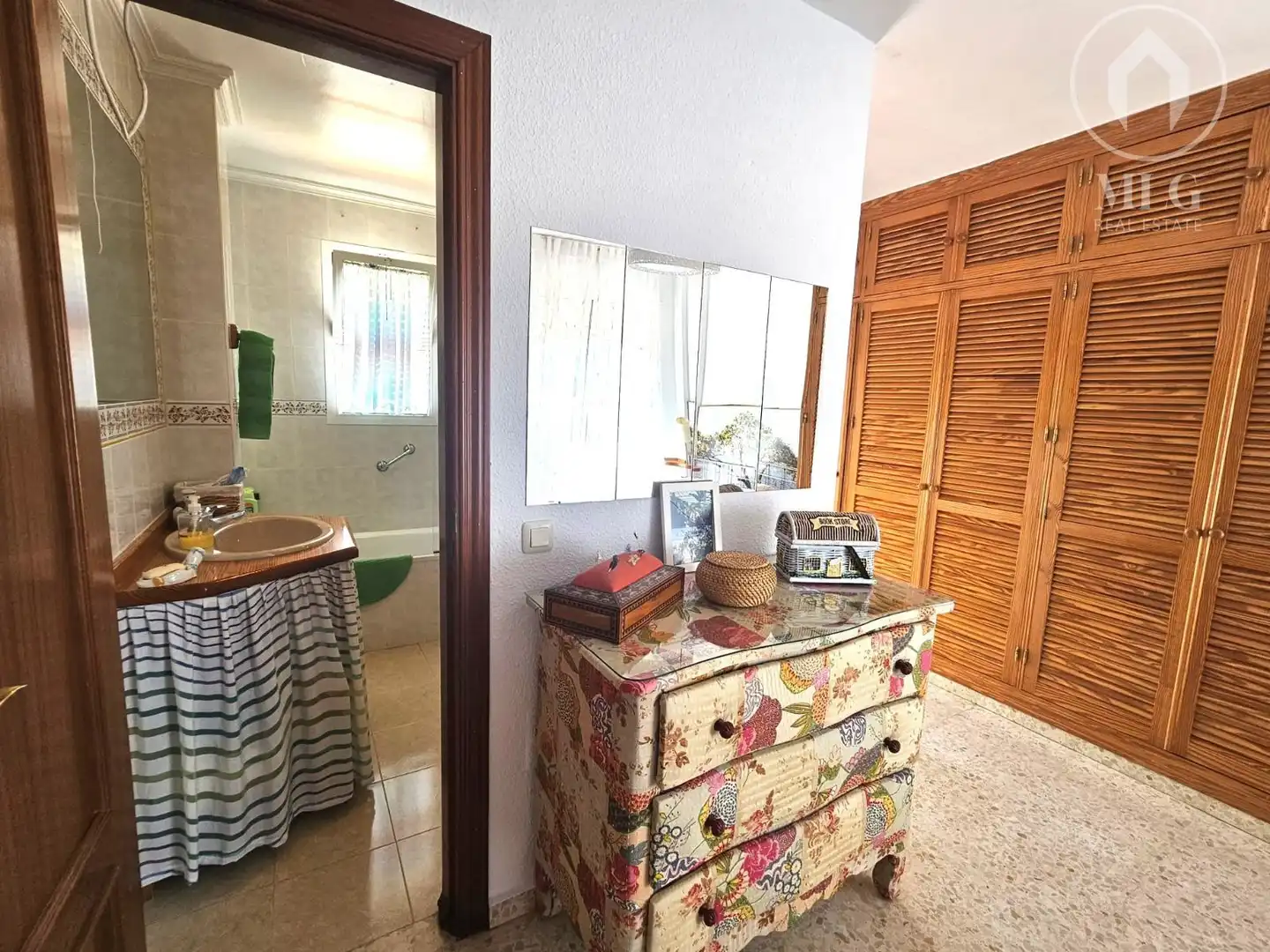 Baño de Casa adosada en venta en Alhaurín de la Torre con Aire acondicionado y Amueblado