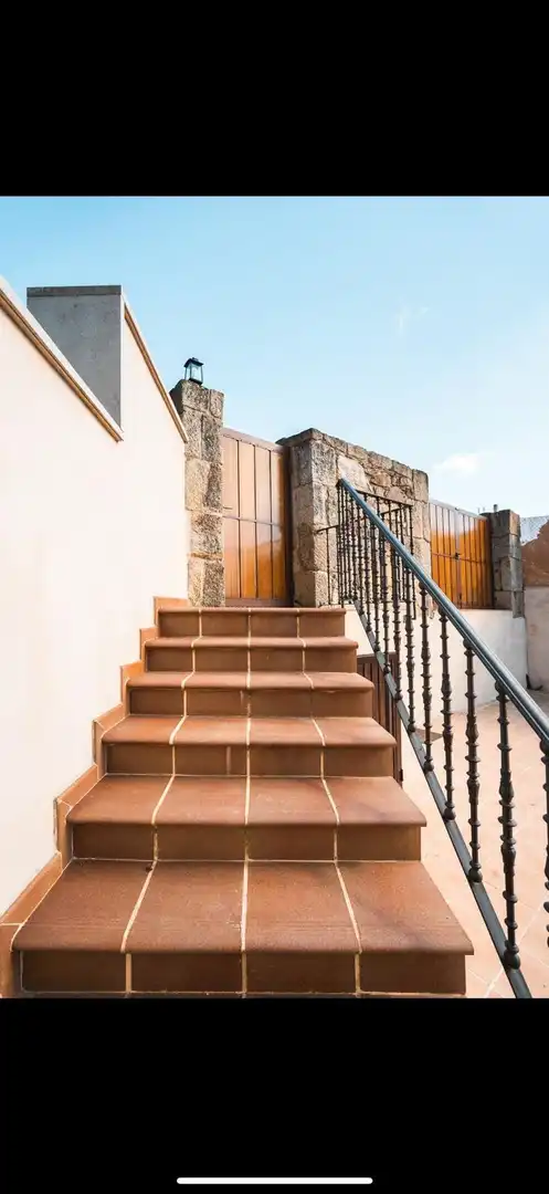Vista exterior de Casa o xalet en venda en A Merca   amb Jardí privat, Terrassa i Moblat