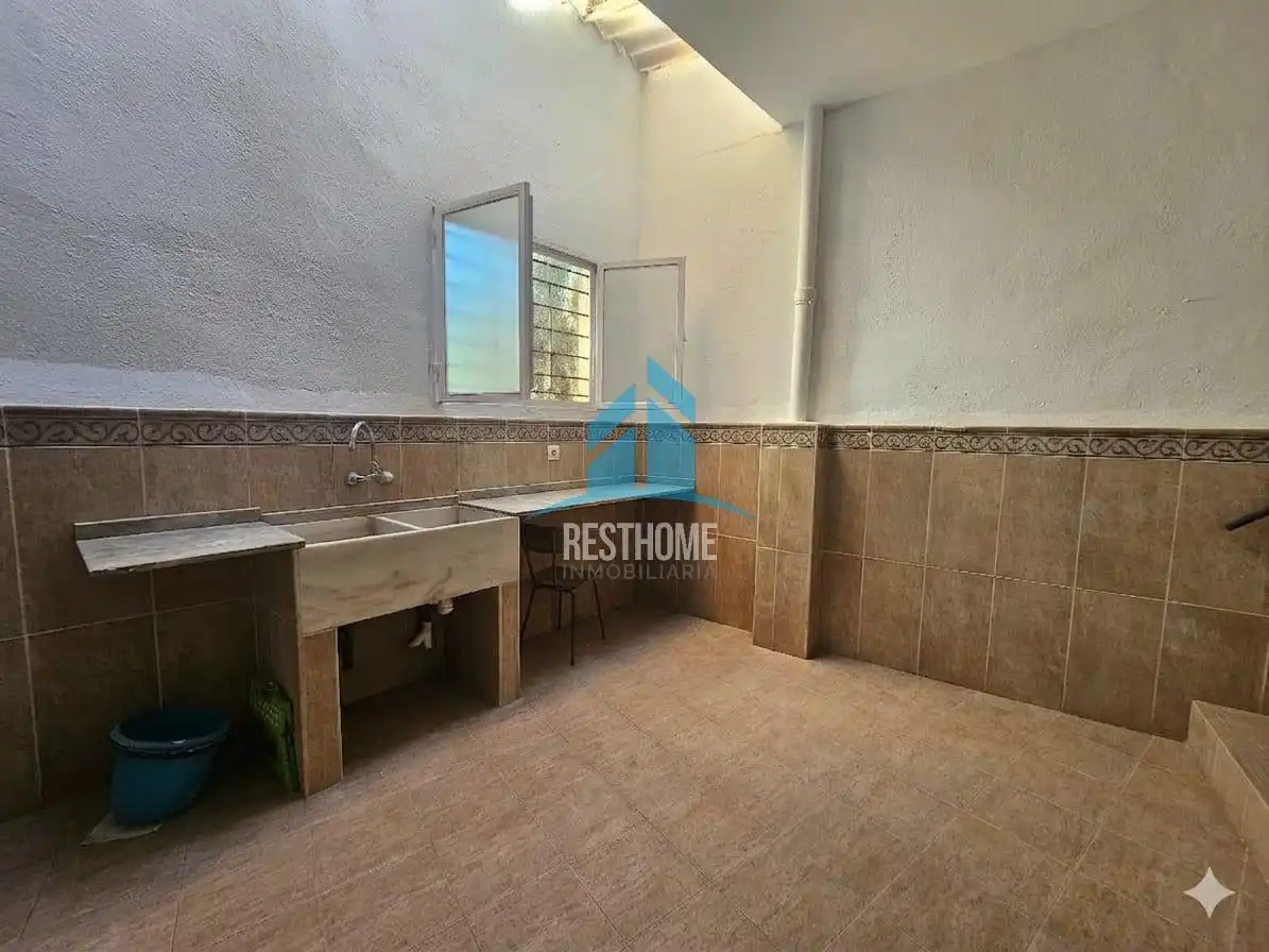 Badezimmer von Einfamilien-Reihenhaus zum Verkauf in Guadassuar mit Heizung, Terrasse und Abstellraum