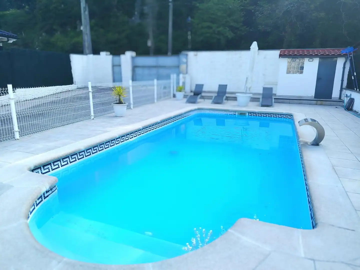 Piscina de Casa o chalet en venta en Castro-Urdiales con Jardín privado, Terraza y Trastero