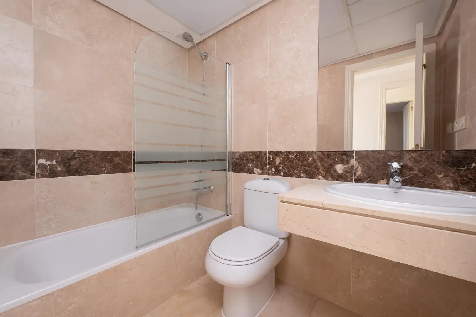 Baño de Piso en venta en Las Rozas de Madrid con Aire acondicionado y Trastero