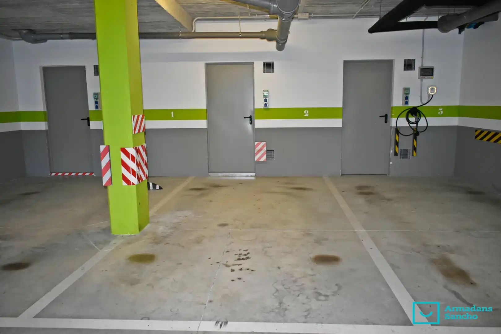 Parking of Duplexes for rent in Tiana  with Air Conditioner, Parquet flooring and Terrace