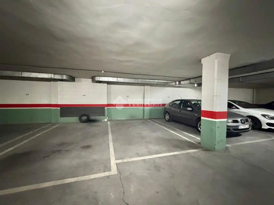 Parking de Piso en venta en Palencia con Calefacción, Parquet y Terraza