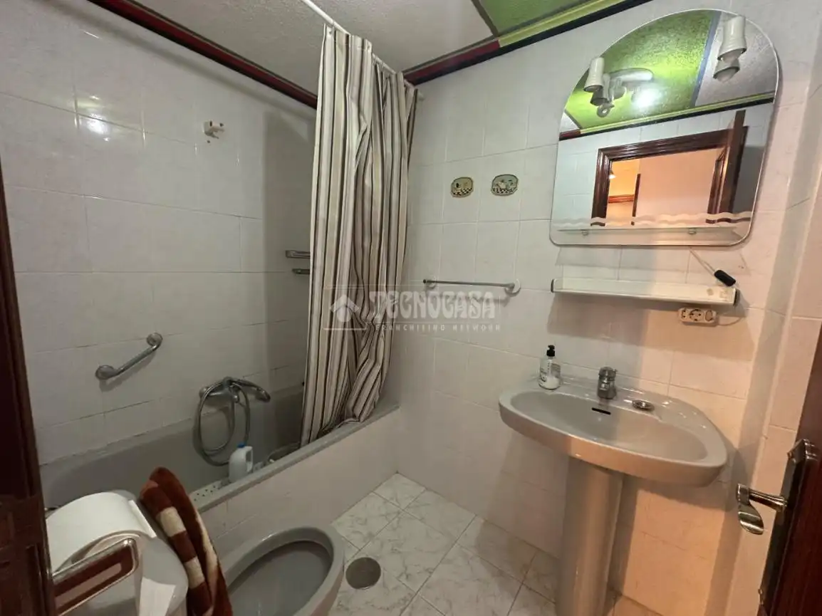 Baño de Piso en venta en Santander con Calefacción