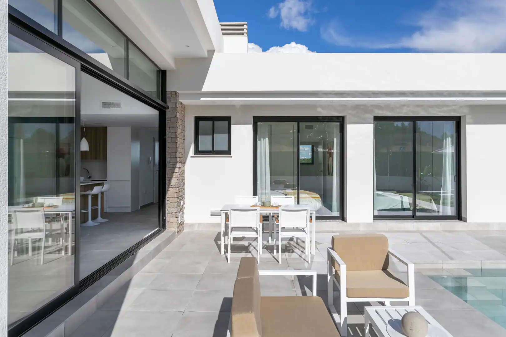 Chalet con piscina en venta en Calle Urba Coto Riñales 270, imagen 5