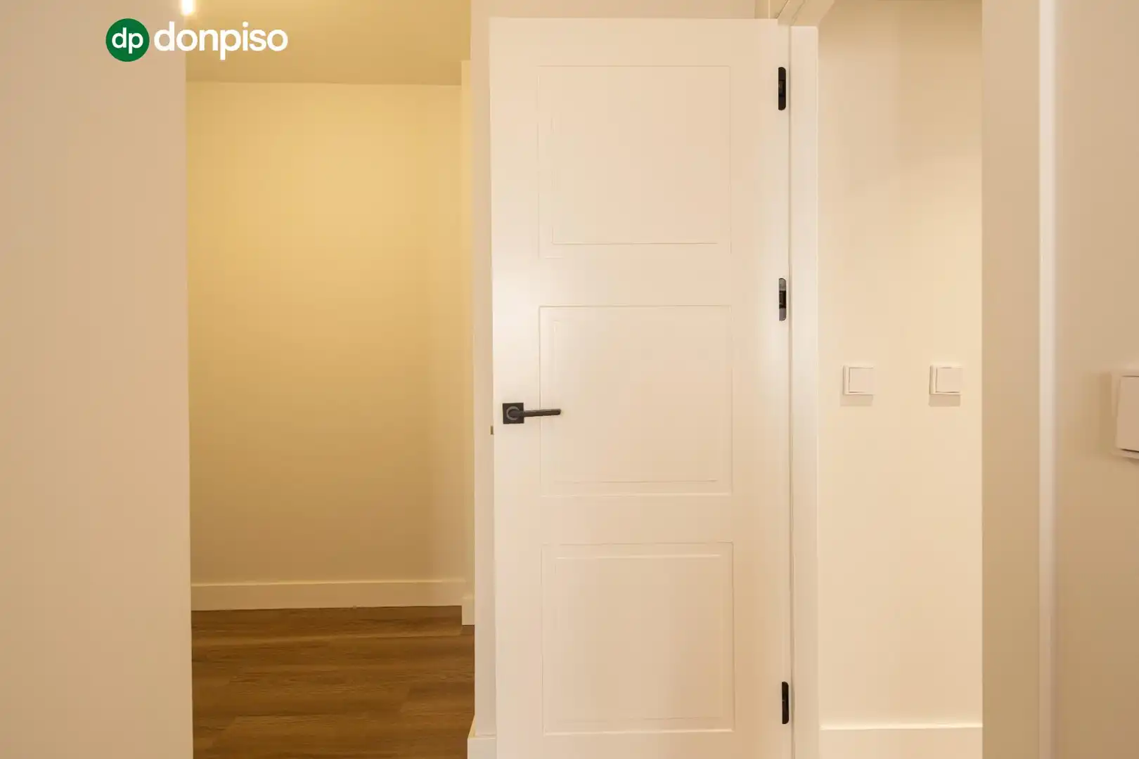 Flat for sale in Granada  with Air Conditioner