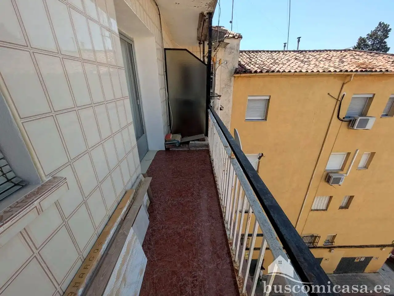 Terrassa de Pis per a compartir en Linares amb Moblat